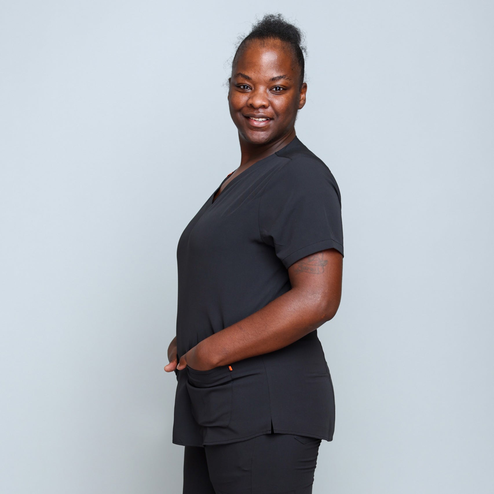 June Top (Classic V-Neck) – SeenbyKARE